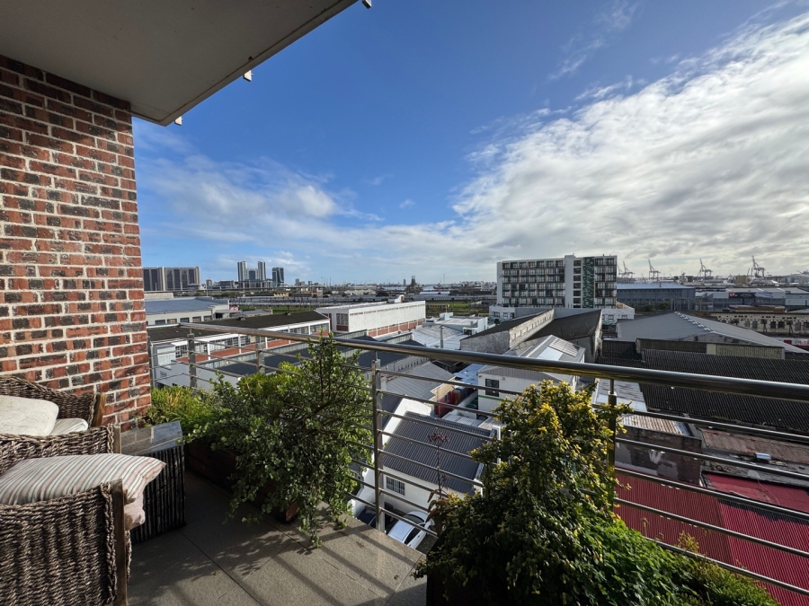 To Let 1 Bedroom Property for Rent in Woodstock Western Cape